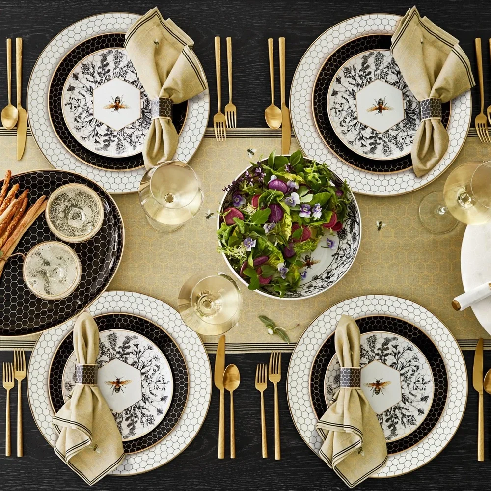 William Sonoma Elegant 18k Gold Accented Queen Bee Salad Plates - Set of Four 🐝